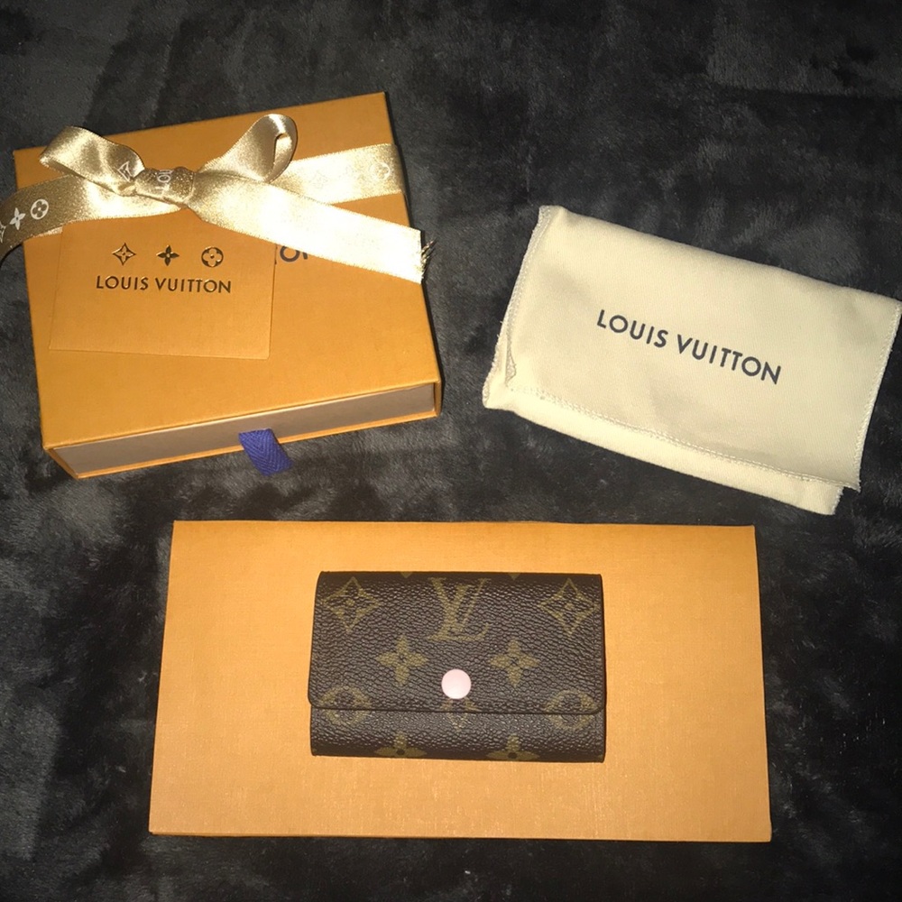 NEW Louis Vuitton 6 Key Holder🔑